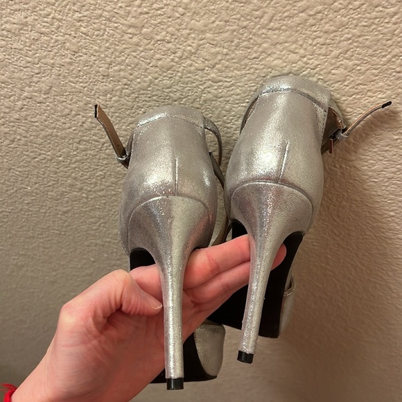 BRASH Shimmering Silver High Heels Size 7 Ankle Strap and Cross Over Strap - Picture 10 of 13